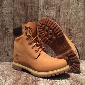 Timberland Women’s 8226A EK 6” Premium Wedge Boot